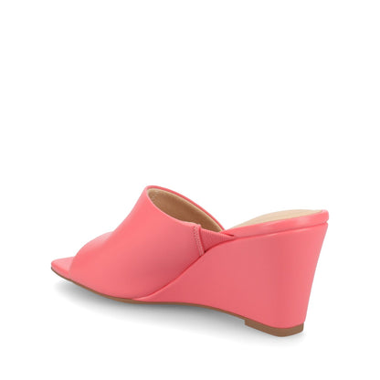 Journee CLEMENTINE WEDGE SANDALS - Coral