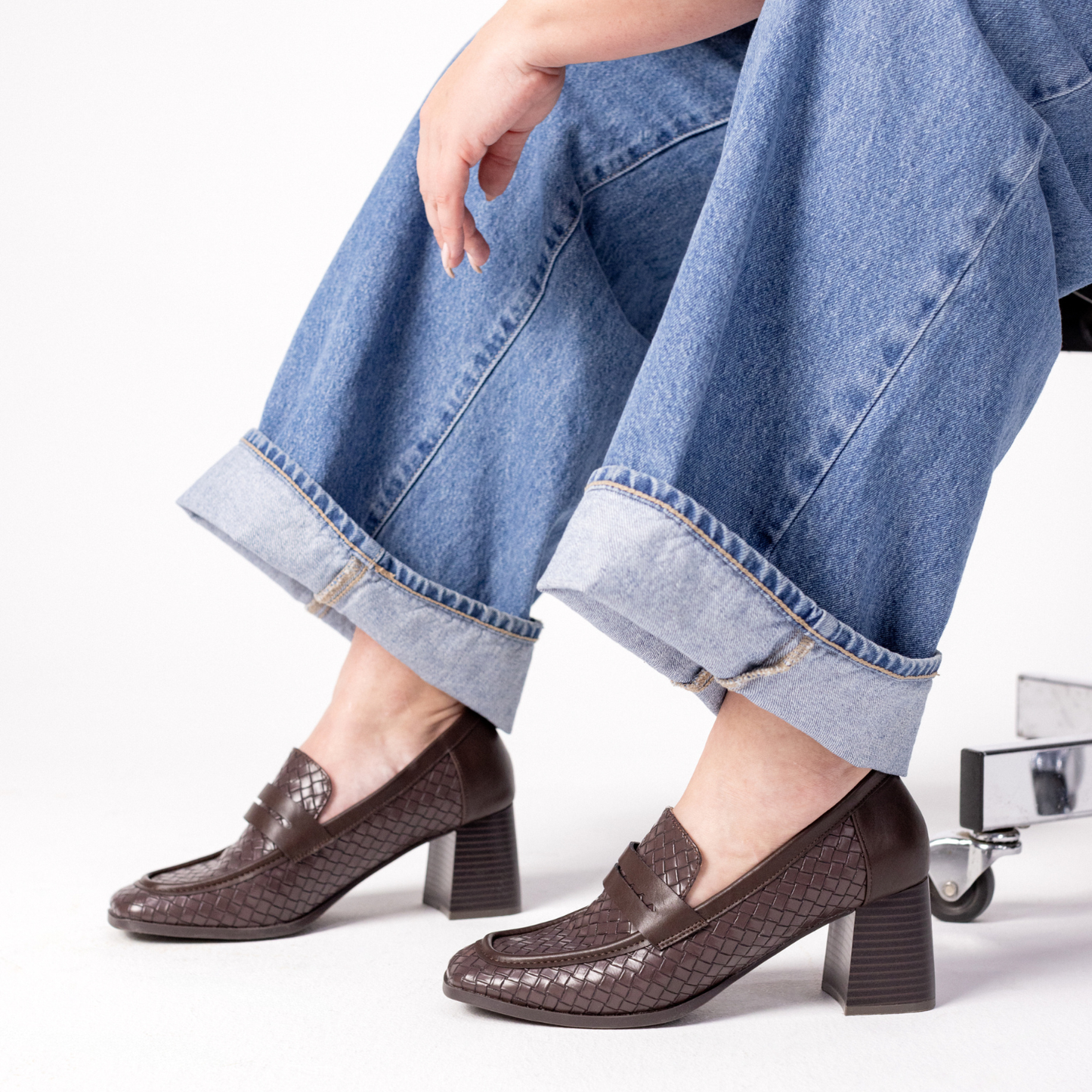 Journee MALLEAH BLOCK HEEL LOAFERS - Chocolate Woven