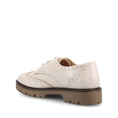 Journee CLAUDIYA OXFORD LOAFER IN VEGAN LEATHER - Bone Patent