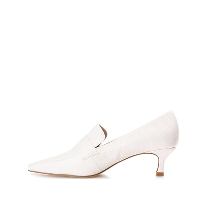 Journee CELINA KITTEN LOAFER HEELS IN CROCO - White