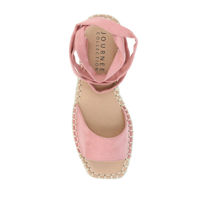 Journee EMELIE ESPADRILLE SANDALS IN WIDE - Rose