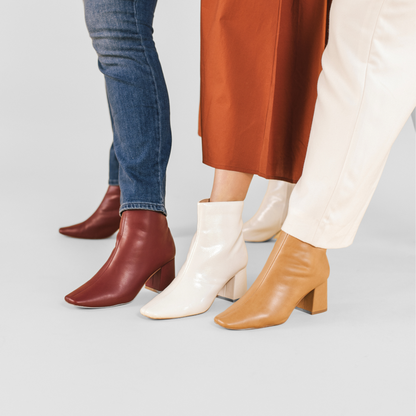 Journee HAYLINN SQUARE TOE BOOTIES - White Patent