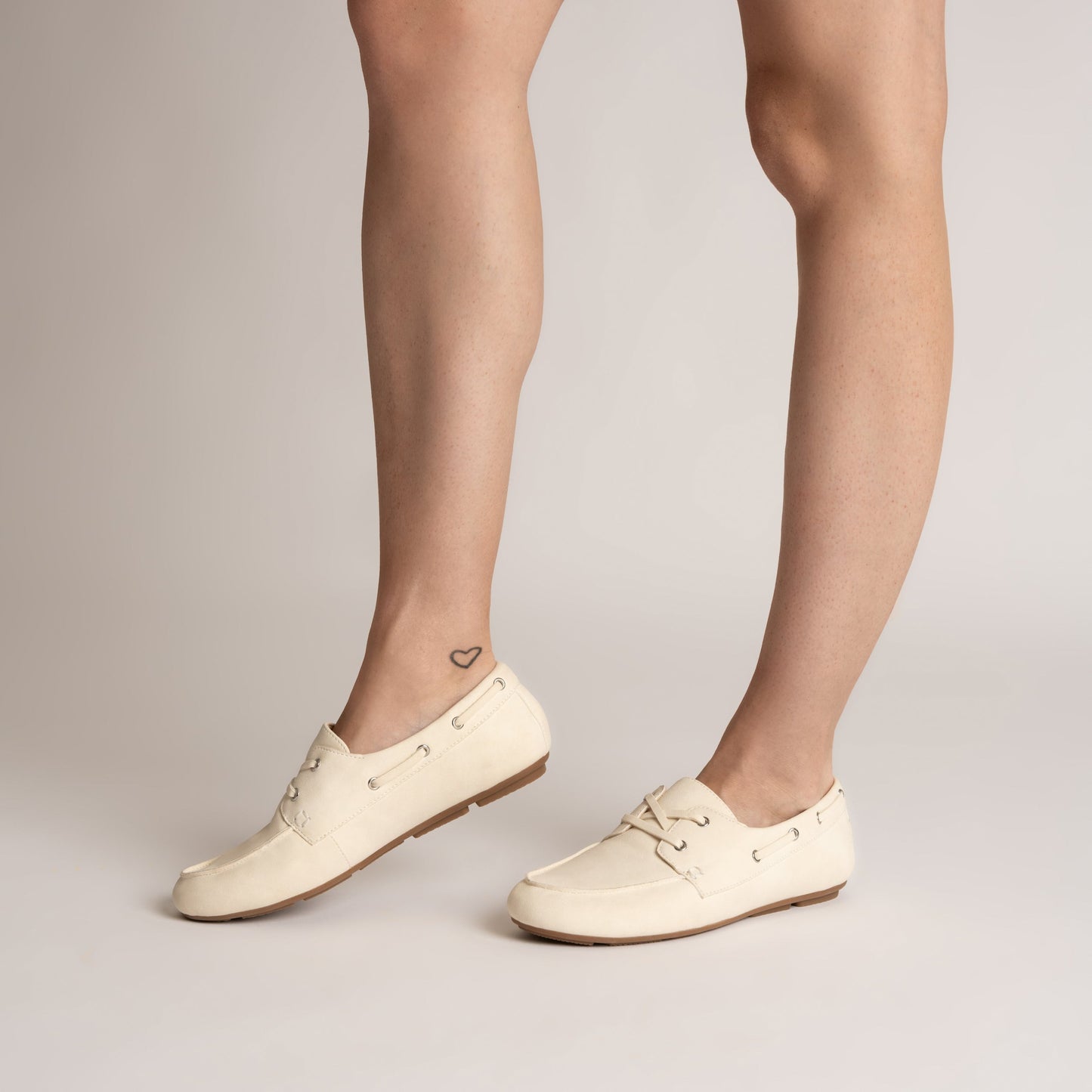 Journee NAOMI SLIP ON LOAFERS - Bone