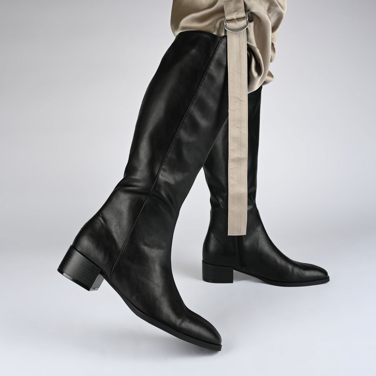 Journee DEVRI KNEE HIGH BOOTS IN VEGAN LEATHER - Bone