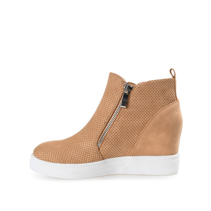 Journee PENNELOPE WEDGE SNEAKERS IN VEGAN LEATHER - Tan