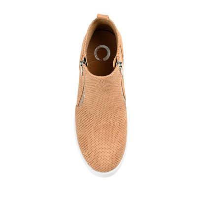 Journee PENNELOPE WEDGE SNEAKERS IN VEGAN LEATHER - Tan