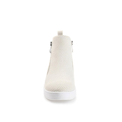 Journee PENNELOPE WEDGE SNEAKERS IN VEGAN LEATHER - Ivory