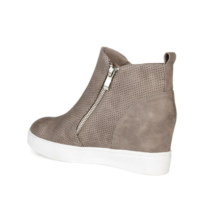Journee PENNELOPE WEDGE SNEAKERS IN VEGAN LEATHER - Taupe