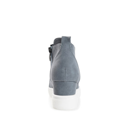 Journee CLARA WEDGE SNEAKERS IN VEGAN LEATHER - Blue PU