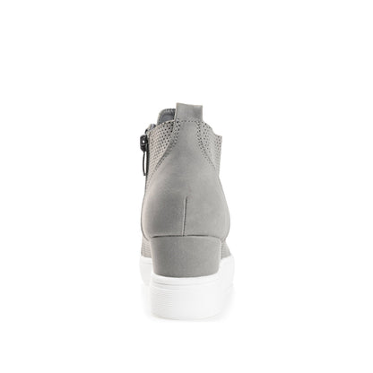 Journee CLARA WEDGE SNEAKERS IN VEGAN LEATHER - Grey PU