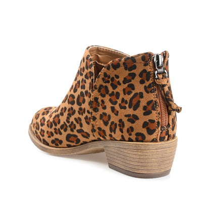 Journee LIVVY FAUX SUEDE ZIP-UP BOOTIES IN WIDE - Leopard