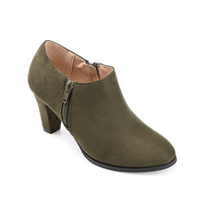 Journee SANZI ZIP-UP BOOTIES IN WIDE - Olive