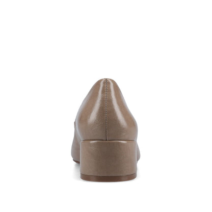 Journee SAAR II LOW PUMP HEELS IN PATENT - Taupe Patent