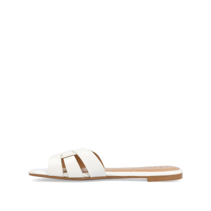 Journee ARRINA BASIC PATENT SLIDE SANDALS IN WIDE - White Patent