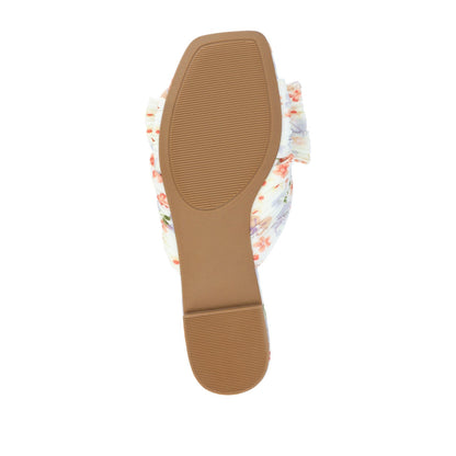 Journee SERLINA PLEATED SLIDE SANDALS IN FOIL - Light Floral Fabric