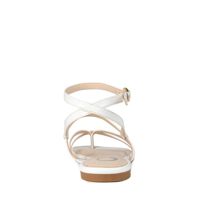 Journee SERISSA CRISSCROSS SANDAL IN VEGAN LEATHER - White