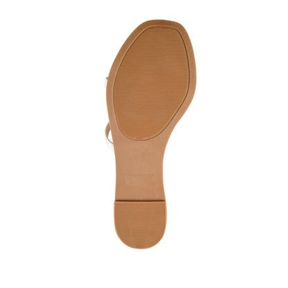 Journee SERISSA CRISSCROSS SANDAL IN VEGAN LEATHER - White