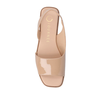 Journee BRINSLEY CUTOUT SANDALS IN PATENT - Nude Patent