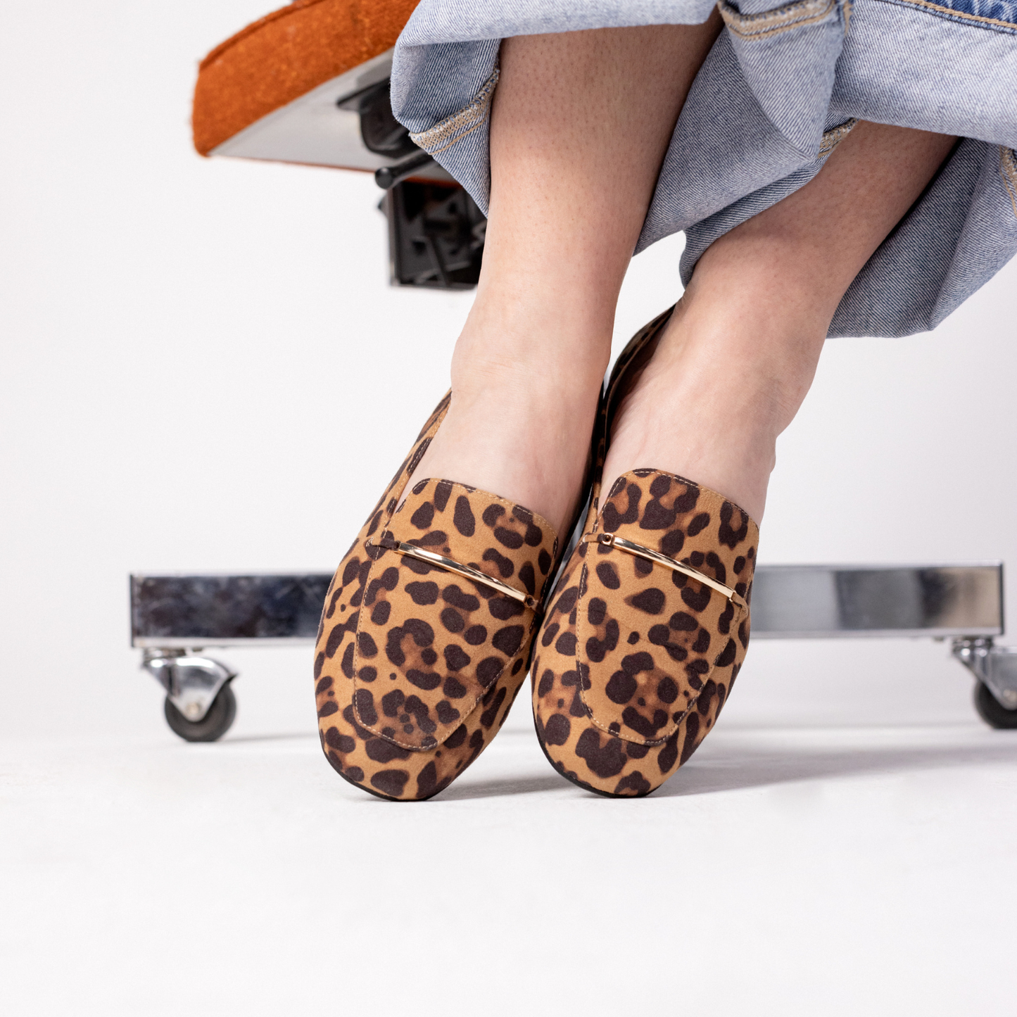 Journee WRENN LOAFER FLATS IN PRINT - Leopard Faux