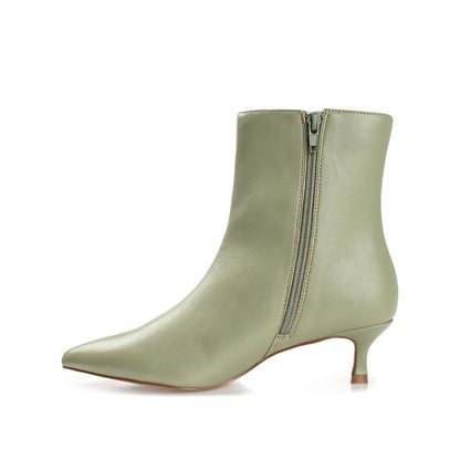 Journee ARELY POINTED TOE BOOTIES IN WIDE - Green PU