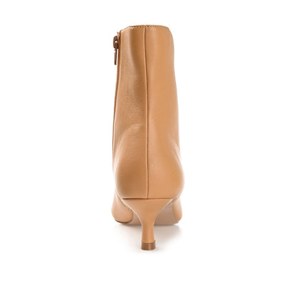 Journee ARELY POINTED TOE BOOTIES IN WIDE - Tan PU
