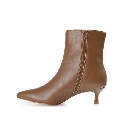 Journee ARELY POINTED TOE BOOTIES IN WIDE - Brown PU