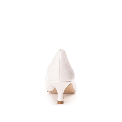 Journee CELINA KITTEN HEEL LOAFERS IN WIDE - White