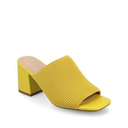 Journee LORENNA MULE BLOCK HEELS IN KNIT FABRIC - Mango
