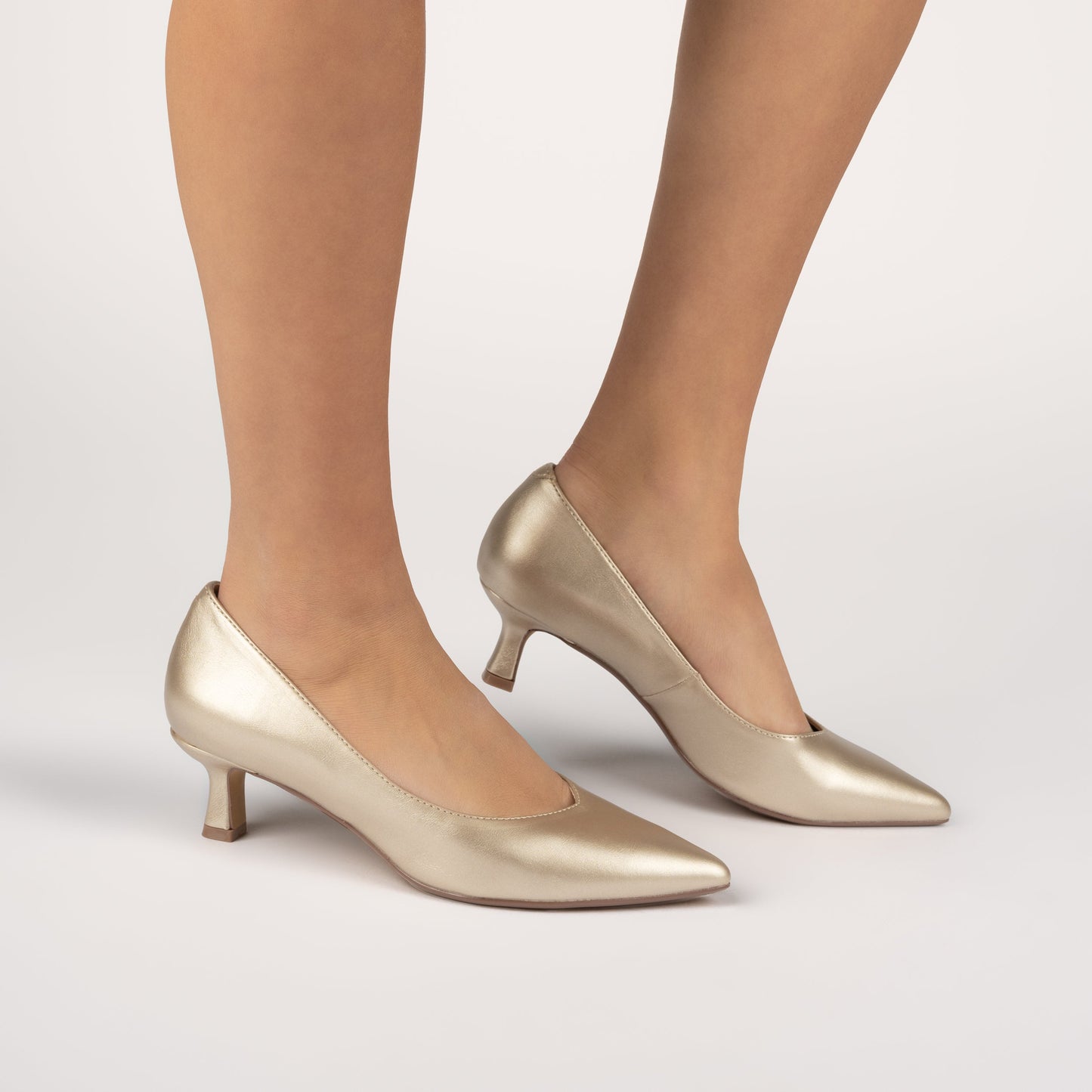 Journee PAMMIE KITTEN HEELS IN VEGAN LEATHER - Silver PU