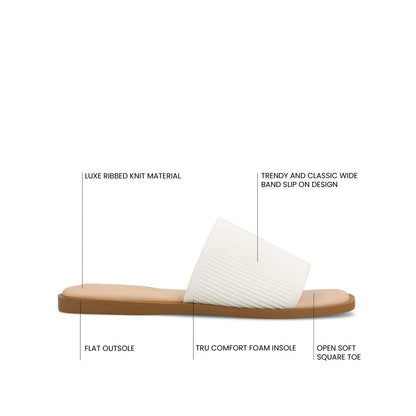 Journee PRISILLA SLIDE SANDALS IN STATEMENT - White