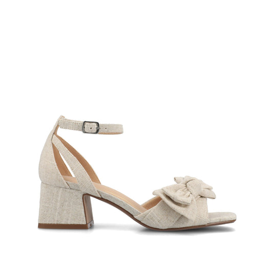 Journee ZEVI STRAPPY BLOCK HEELS IN FABRIC - Bone