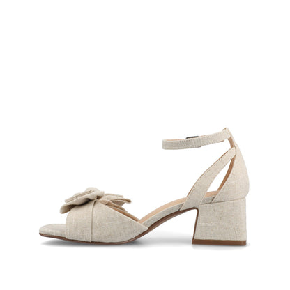Journee ZEVI STRAPPY BLOCK HEELS IN FABRIC - Bone