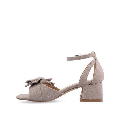 Journee ZEVI STRAPPY BLOCK HEELS IN FABRIC - Brown Fabric