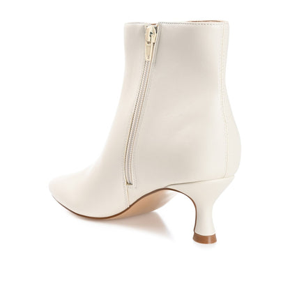 Journee KELSSA POINTED TOE BOOTIES IN WIDE - Bone