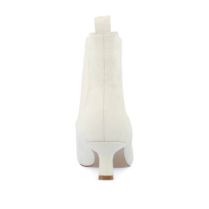 Journee TENLEE CHELSEA BOOTIES IN WIDE - Ivory Faux Suede