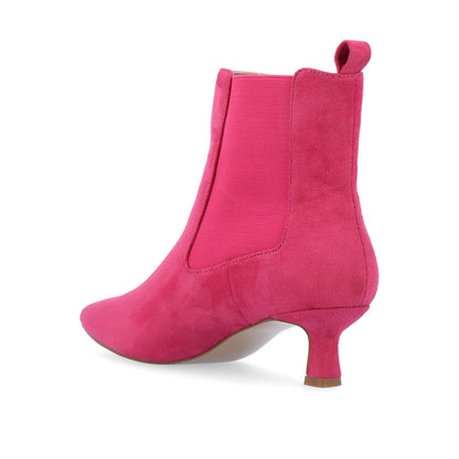 Journee TENLEE CHELSEA BOOTIES IN WIDE - Pink Faux Suede