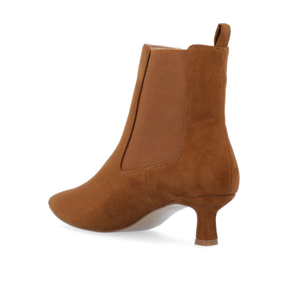 Journee TENLEE CHELSEA BOOTIES IN WIDE - Tan Faux Suede