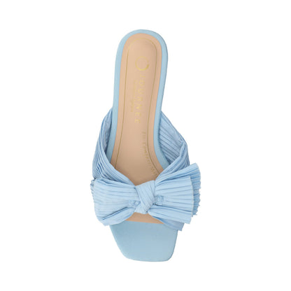 Journee SERLINA PLEATED SLIDE SANDALS IN FOIL - Light Blue
