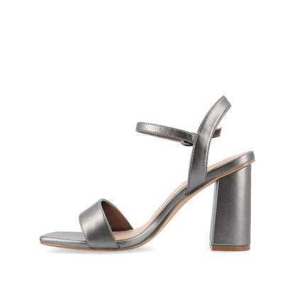 Journee TIVONA STRAPPY BLOCK HEELS IN VEGAN LEATHER - Pewter PU