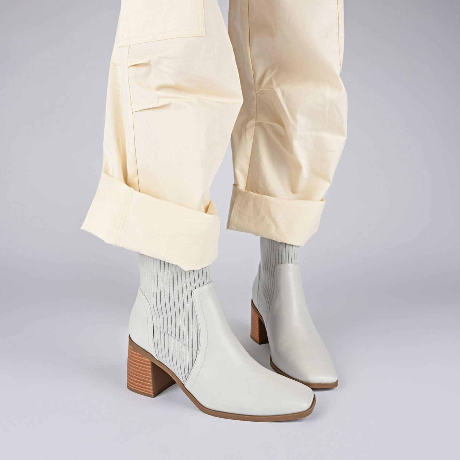 Journee HARLOWE CHELSEA BOOTIES IN WIDE - Off White