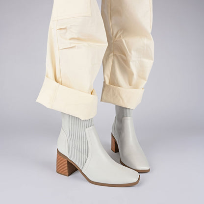 Journee HARLOWE CHELSEA BOOTIES IN WIDE - Off White