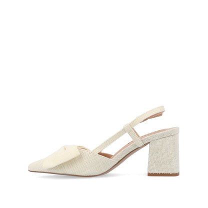 Journee TAILYNN BLOCK PUMP HEELS IN WIDE - Cream