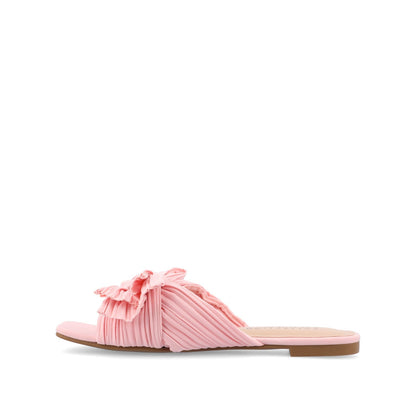 Journee SERLINA PLEATED SLIDE SANDALS IN FOIL - Pink