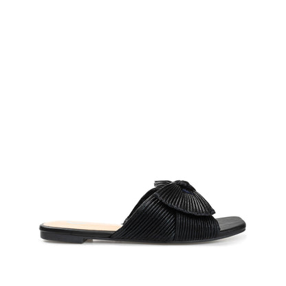 Journee SERLINA PLEATED SLIDE SANDALS IN FOIL - Black