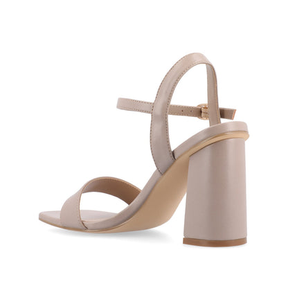 Journee TIVONA STRAPPY BLOCK HEELS IN STATEMENT - Taupe