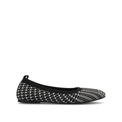 Black and White Knit,6,Regular