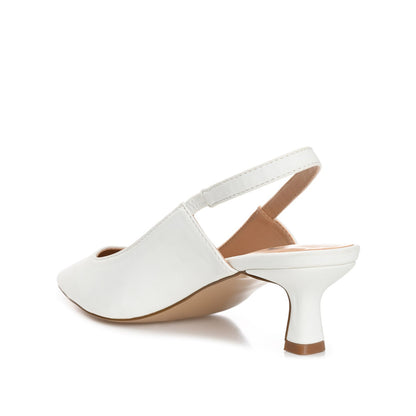 Journee PAULINA PATENT KITTEN HEELS IN WIDE - White