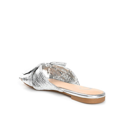 Journee SERLINA PLEATED SLIDE SANDALS IN FOIL - Silver PU 2