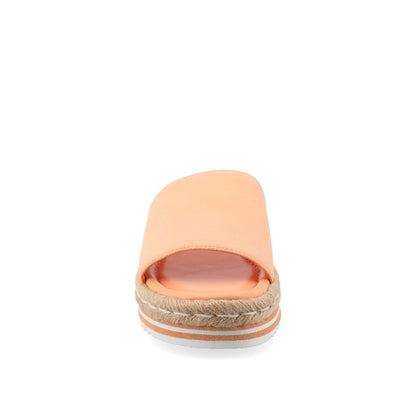 Journee ROSEY ESPADRILLE WEDGE HEELED SLIDE SANDALS IN STATEMENT - Peach