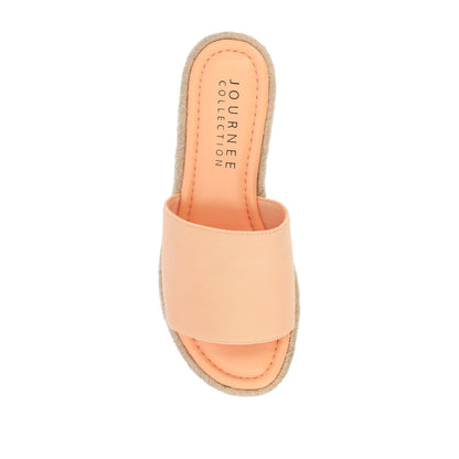 Journee ROSEY ESPADRILLE WEDGE HEELED SLIDE SANDALS IN STATEMENT - Peach